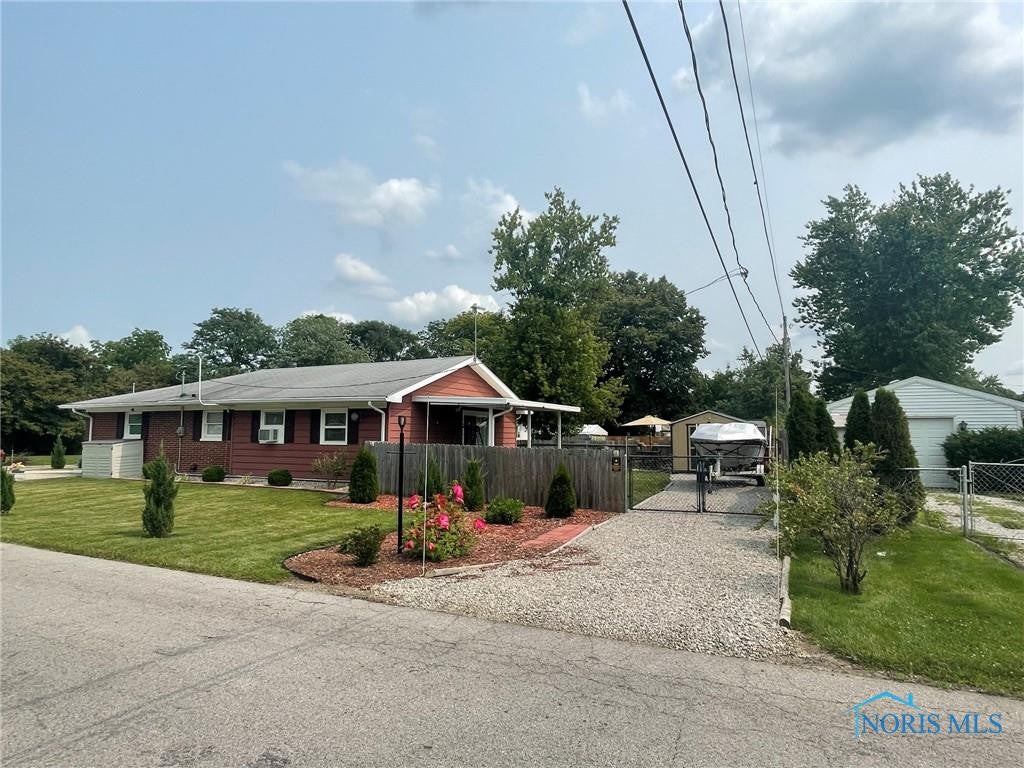 1253 Rosedale Street Maumee, OH 43537 - Photo 6 of 43 Gallery Image 6