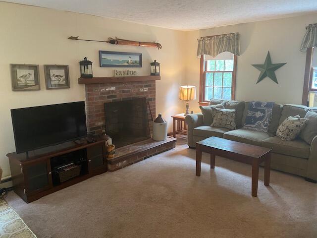 105 Schooner Lane Eastham, MA 02642 - Photo 4 of 21 IMG_3376