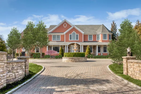 a front view of house with yard