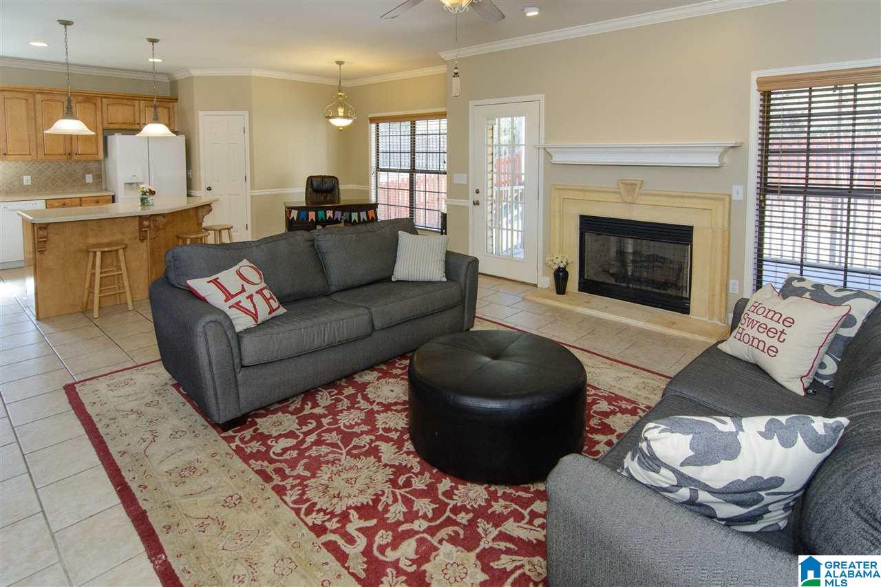 821 Meadow Ridge Lane Birmingham, AL 35242 - Photo 4 of 43