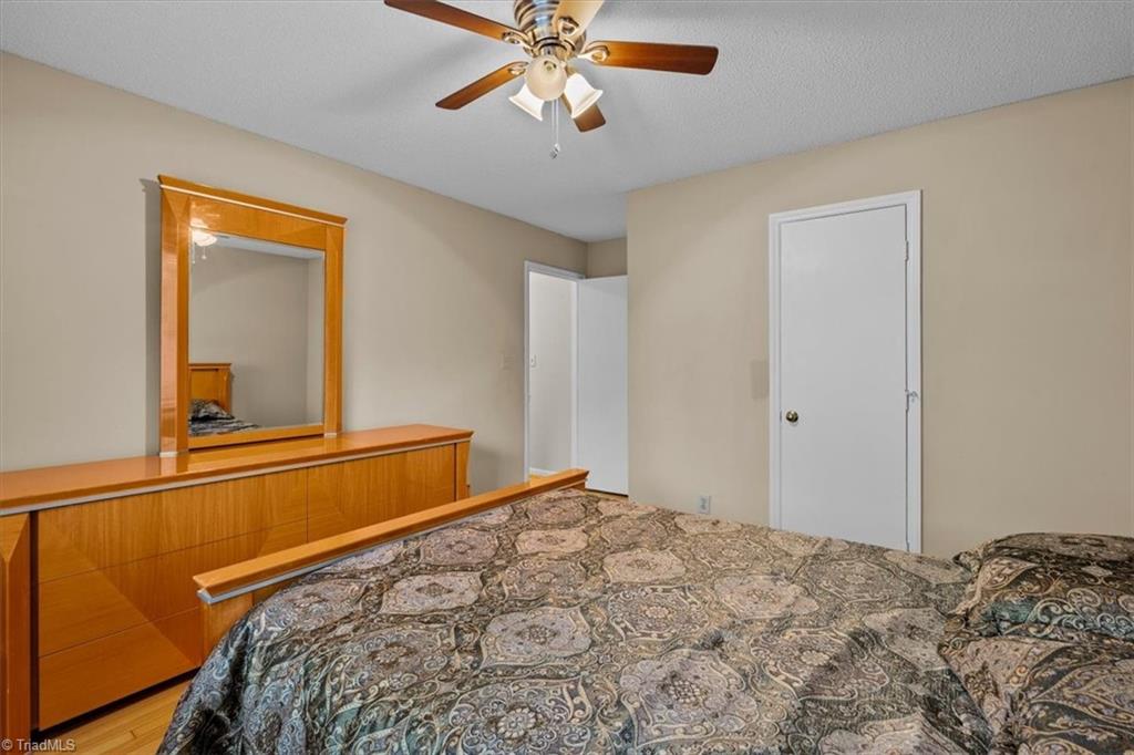 2016 Ledford Road Greensboro, NC 27406 - Photo 24 of 49