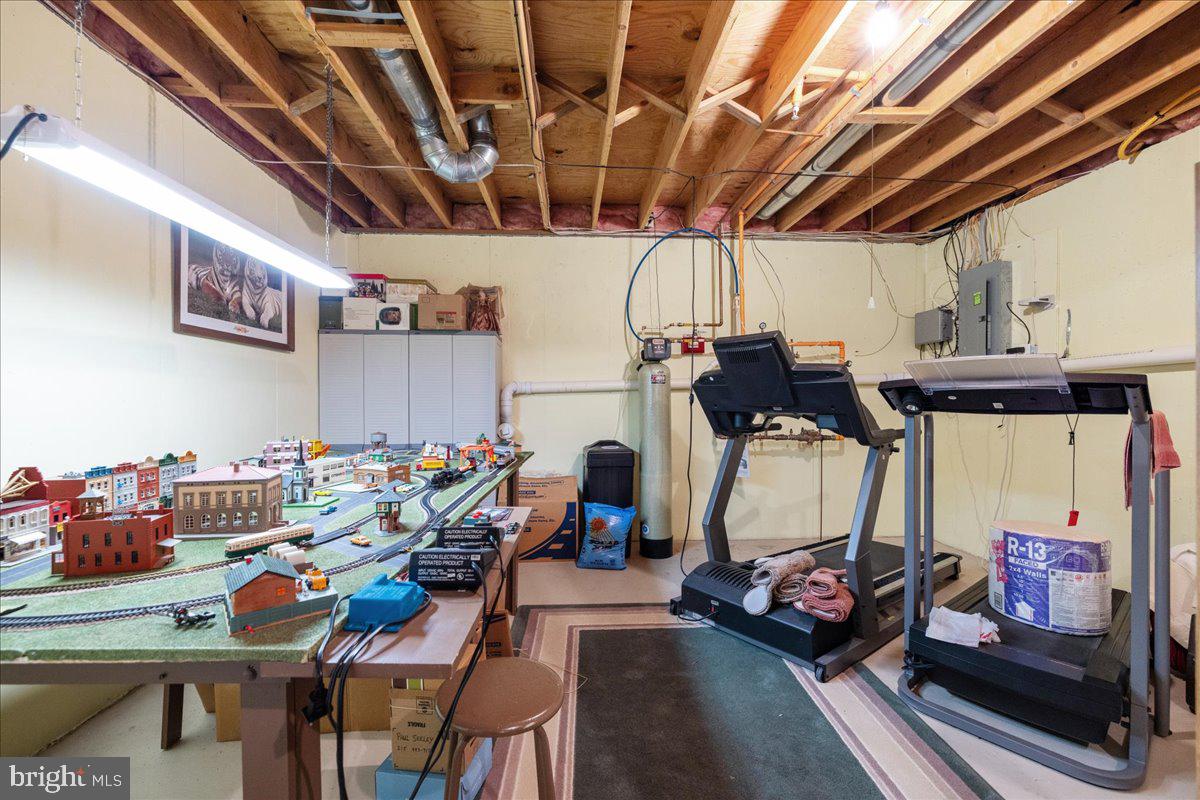 901 Nathaniel Trail Warminster, PA 18974 - Photo 25 of 30 a view of a room with gym equipment