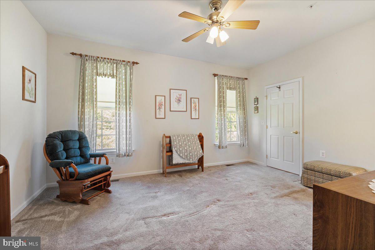 901 Nathaniel Trail Warminster, PA 18974 - Photo 10 of 30 a living room with furniture