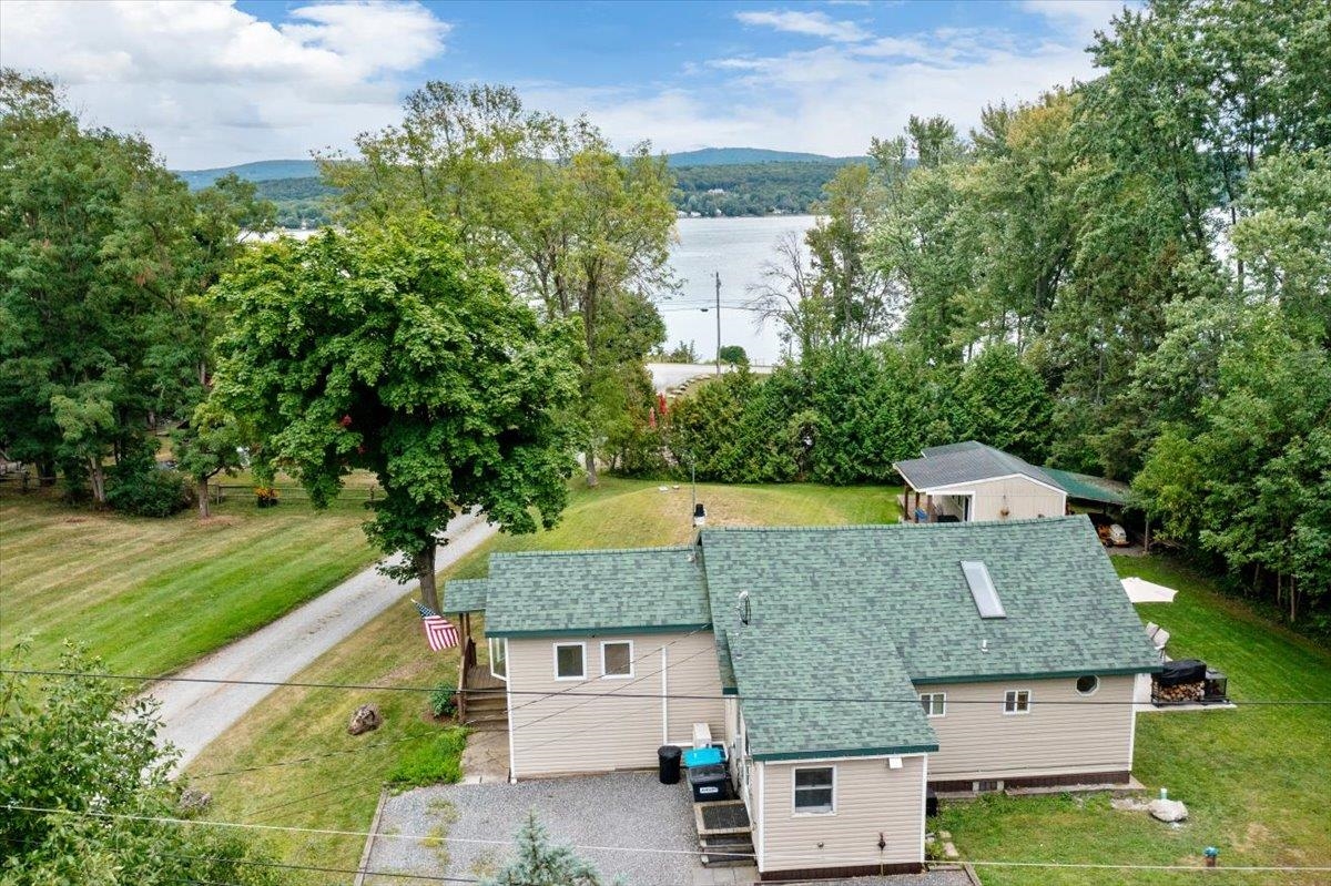 79 Hickory House Road St. Albans Town, VT 05468 - Photo 2 of 56