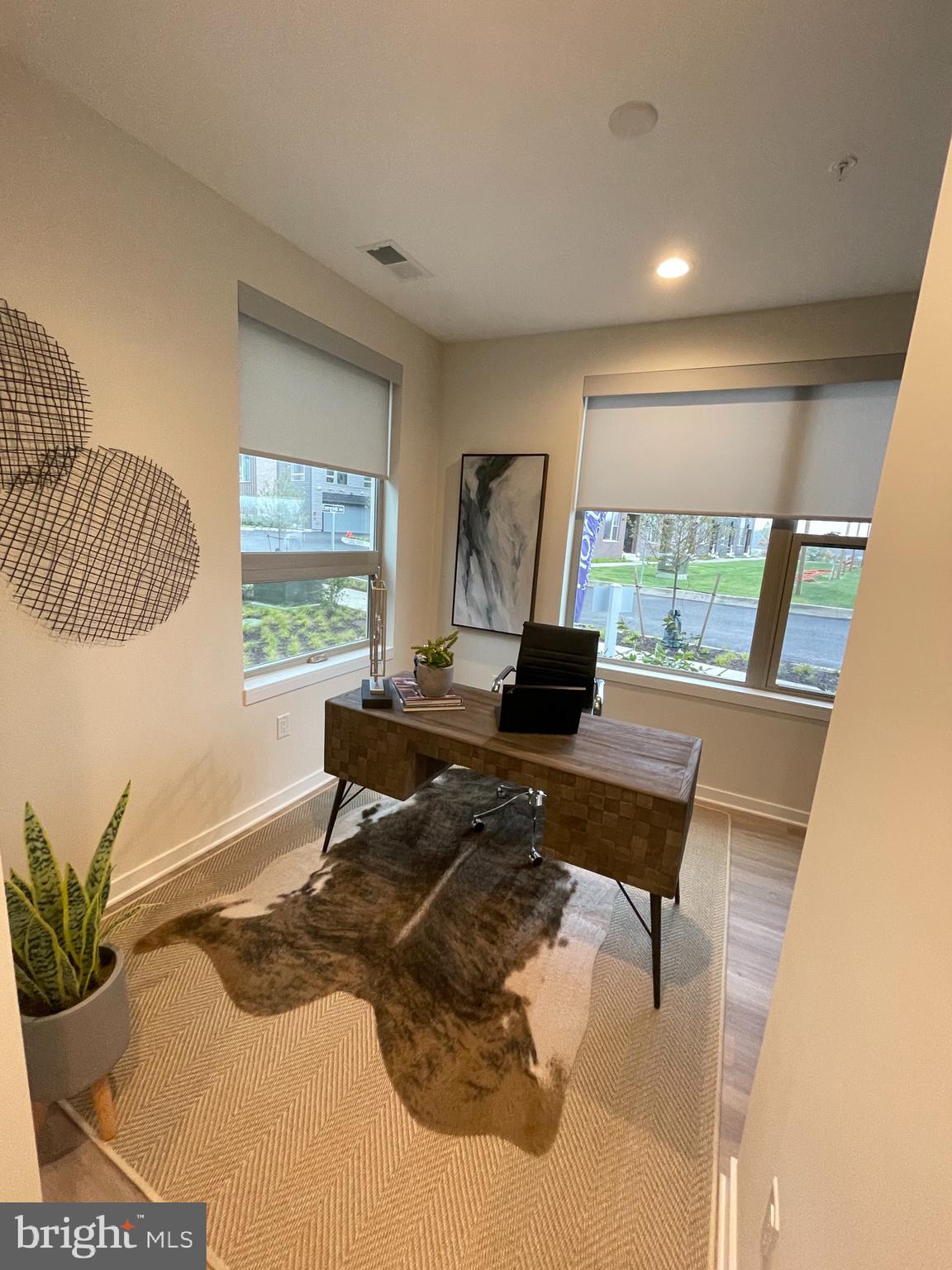 3125 Beachview Lane Philadelphia, PA 19125 - Photo 7 of 37 a workspace with furniture and a window