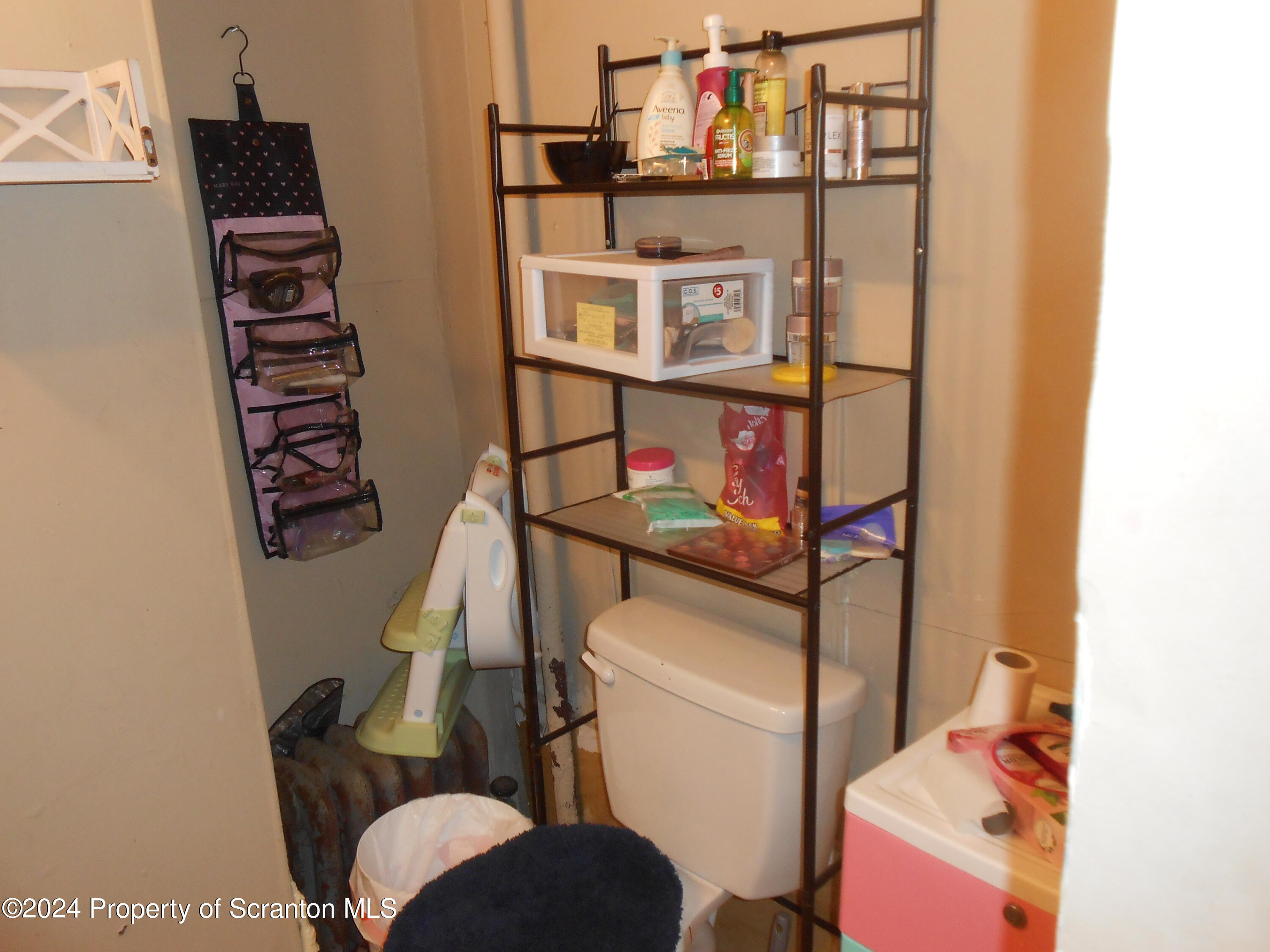 439 Alder Street Scranton, PA 18505 - Photo 5 of 28 DSCN3706
