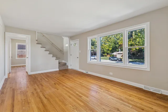 $349,500 | 7705 Columbia Drive, Bridgeview, IL 60455