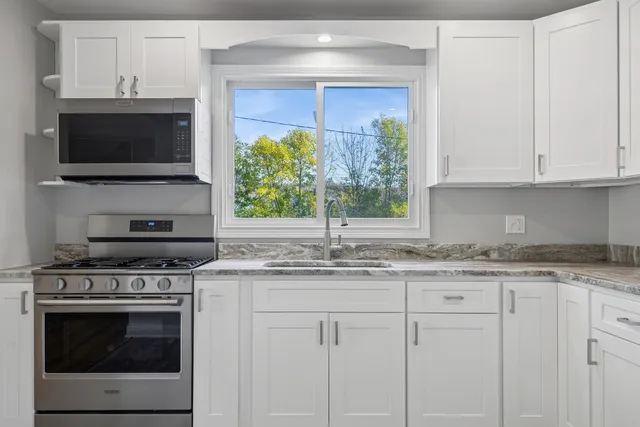 $349,500 | 7705 Columbia Drive, Bridgeview, IL 60455