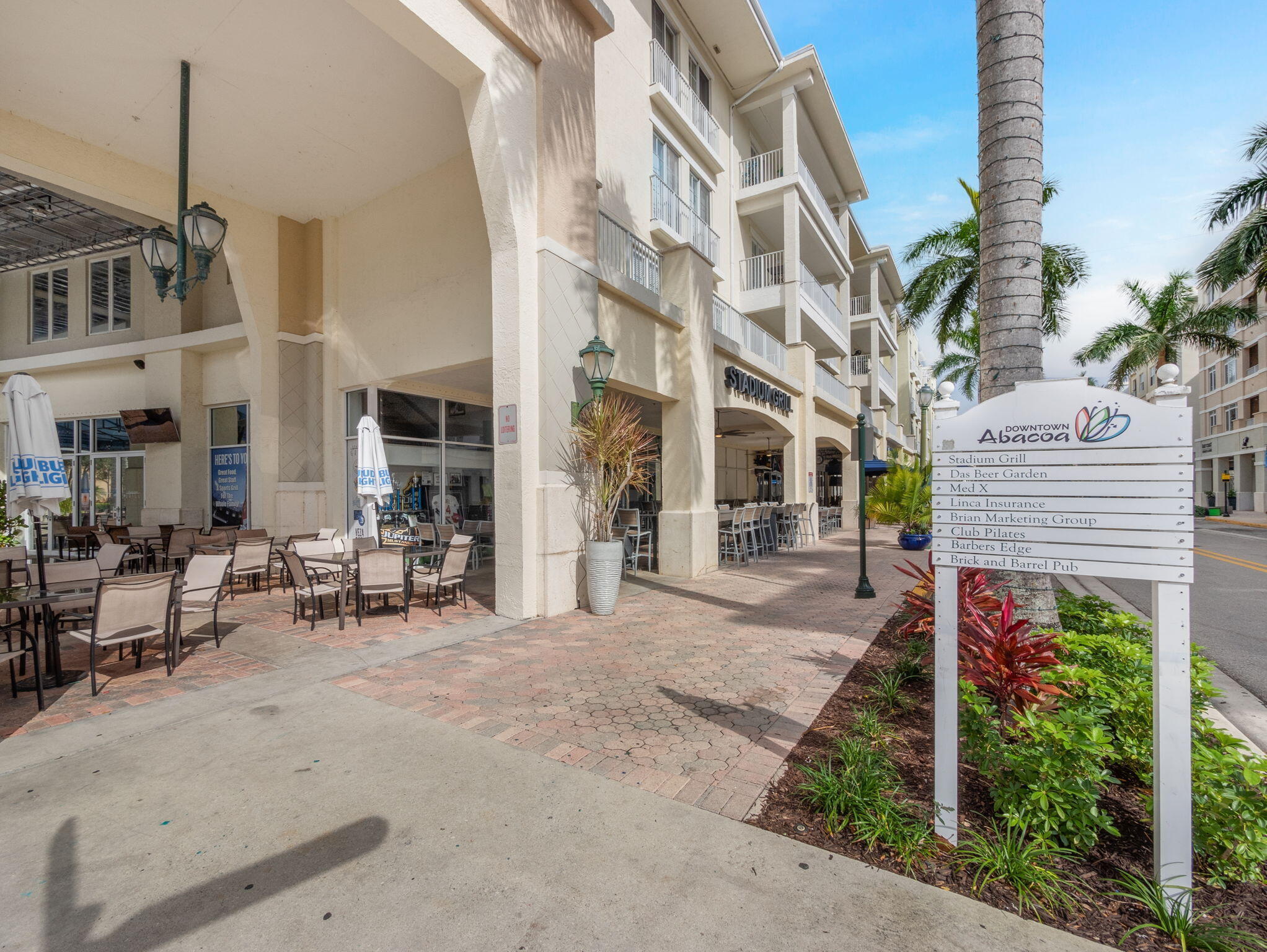 3119 East Community Drive Jupiter, FL 33458 - Photo 22 of 24 a view of a building with sitting area