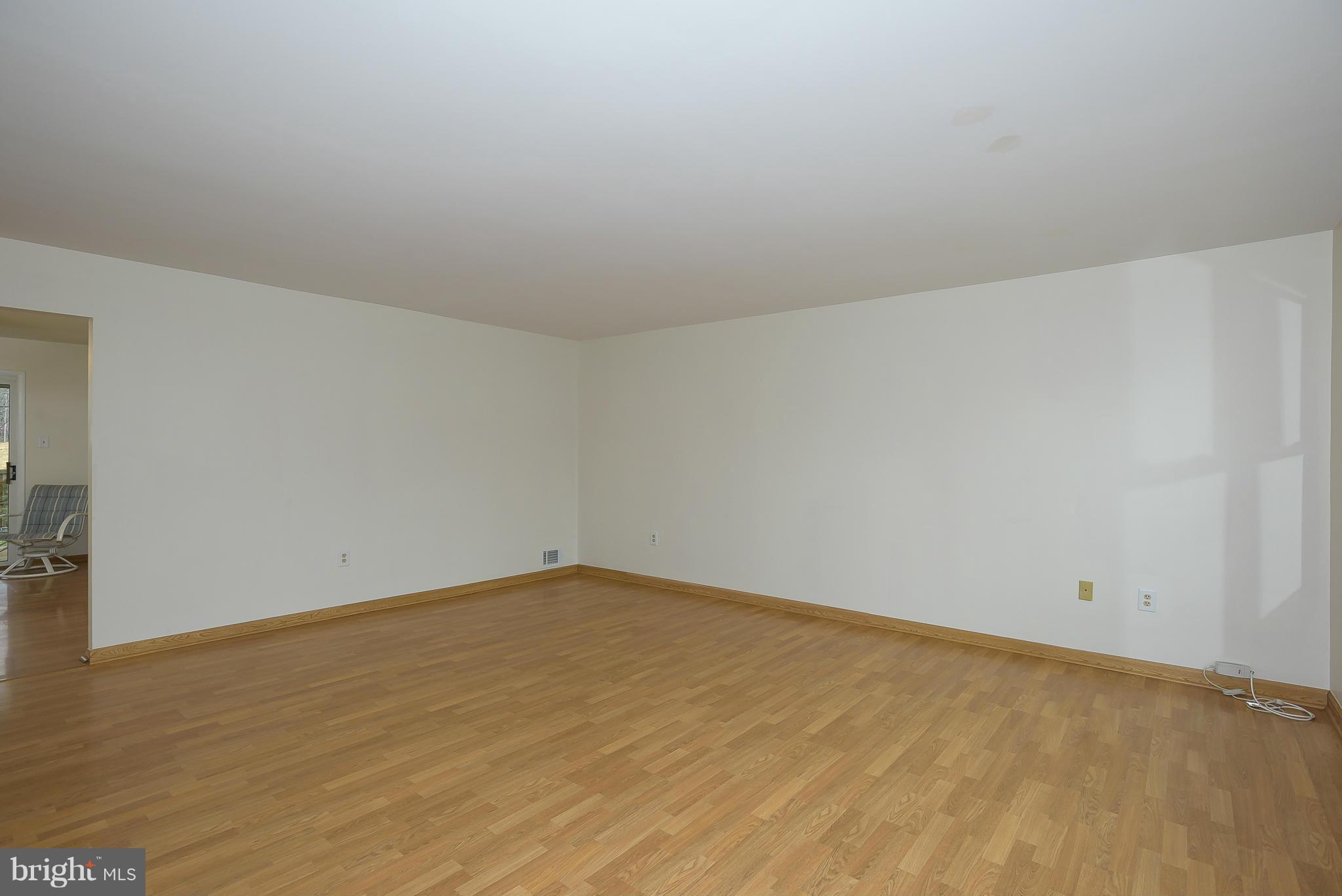 1059 Springhill Way Gambrills, MD 21054 - Photo 5 of 23 Living Room