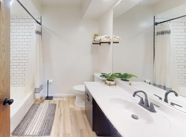 $399,900 | 2404 8th Avenue Southwest, Austin, MN 55912