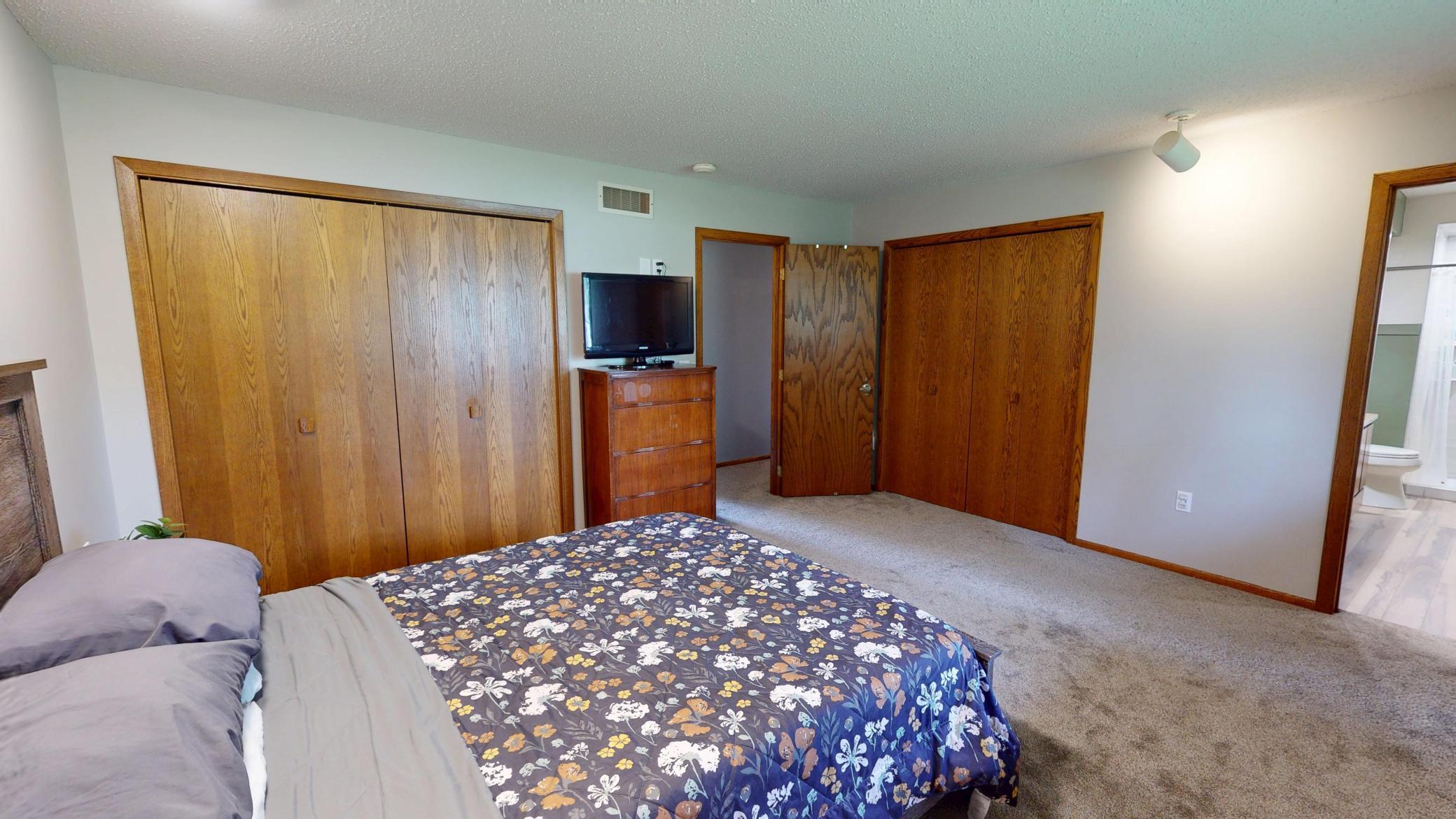 2404 8th Avenue Southwest Austin, MN 55912 - Photo 44 of 94