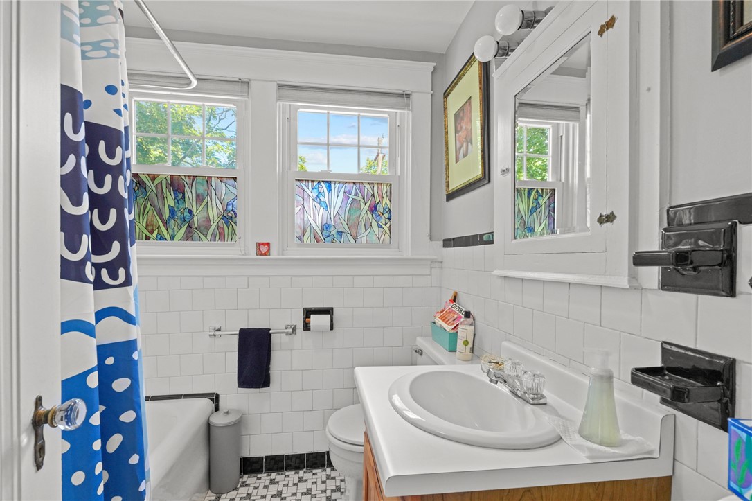 112 County Road Barrington, RI 02806 - Photo 28 of 44