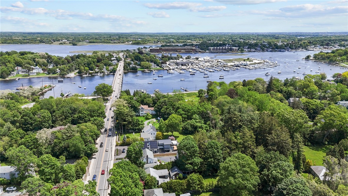 112 County Road Barrington, RI 02806 - Photo 5 of 44