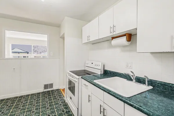 $159,900 | 20450 Lancaster Street, Harper Woods, MI 48225