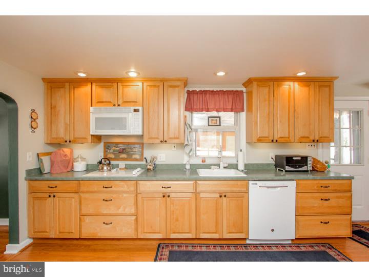 310 Kent Road Broomall, PA 19008 - Photo 6 of 24 Kitchen