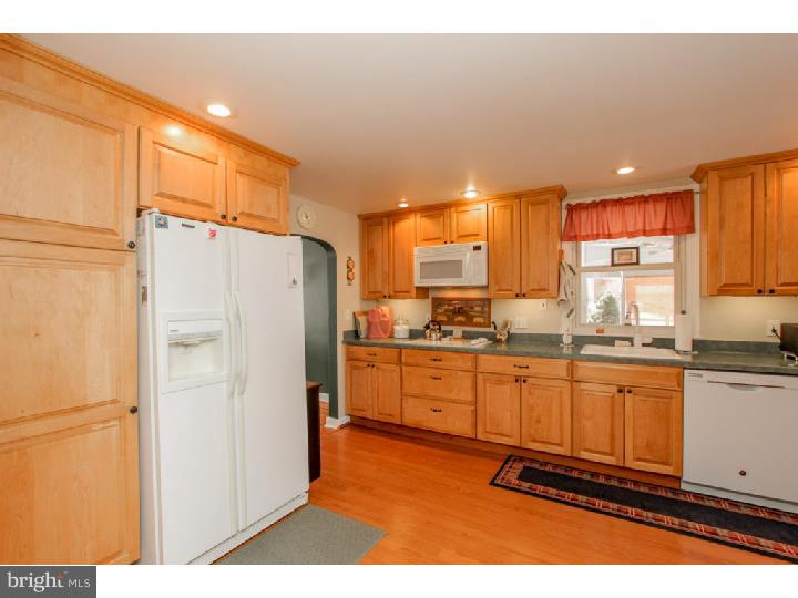 310 Kent Road Broomall, PA 19008 - Photo 7 of 24 Kitchen