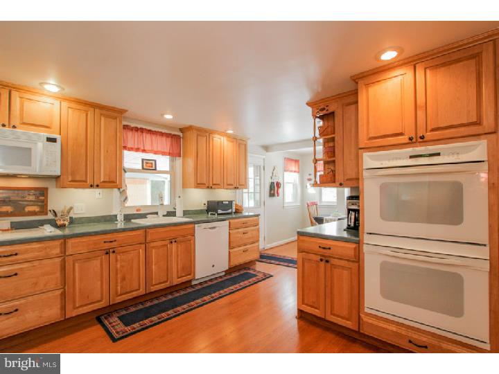 310 Kent Road Broomall, PA 19008 - Photo 8 of 24 Kitchen
