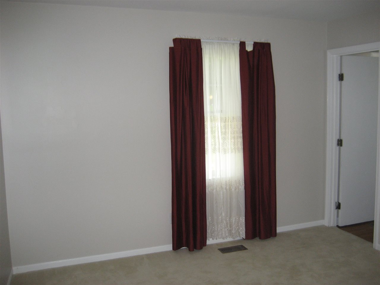 1905 South Red Bank Road Evansville, IN 47712 - Photo 17 of 21 Gallery Image 17