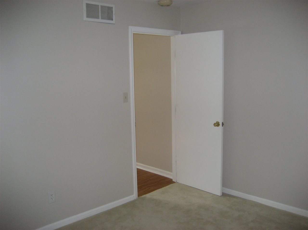 1905 South Red Bank Road Evansville, IN 47712 - Photo 18 of 21 Gallery Image 18