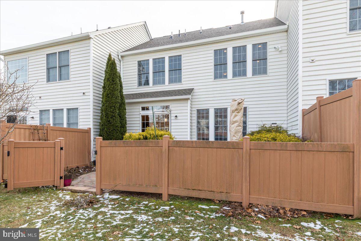33 Maidenhead Road Princeton, NJ 08540 - Photo 24 of 25 Exterior Rear