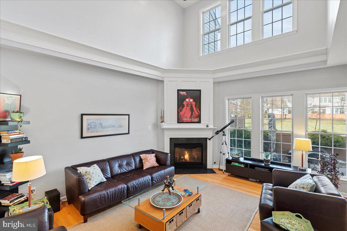 33 Maidenhead Road Princeton, NJ 08540 - Photo 6 of 25 Living Room