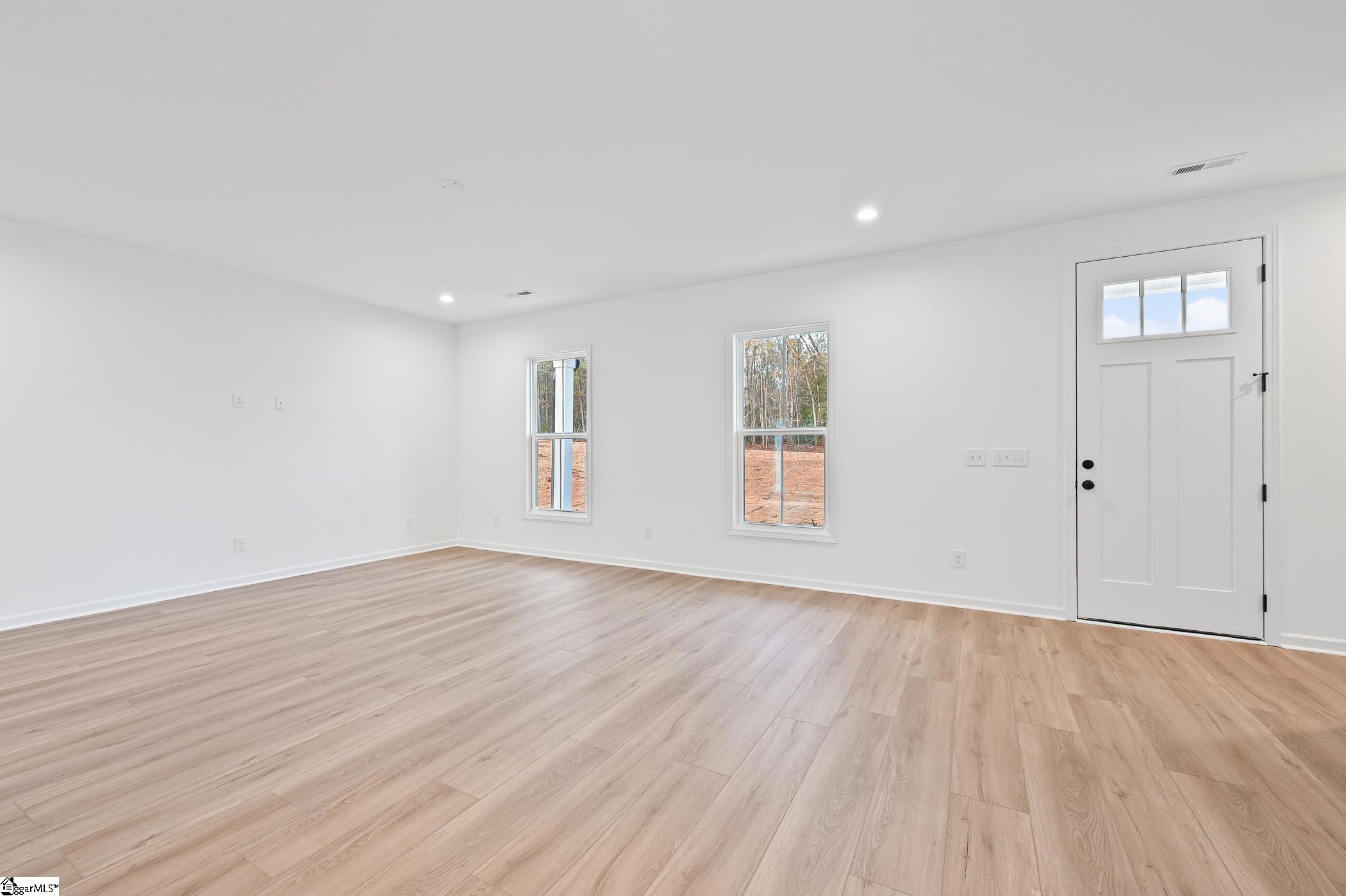 124 Guest Circle Anderson, SC 29621 - Photo 3 of 25