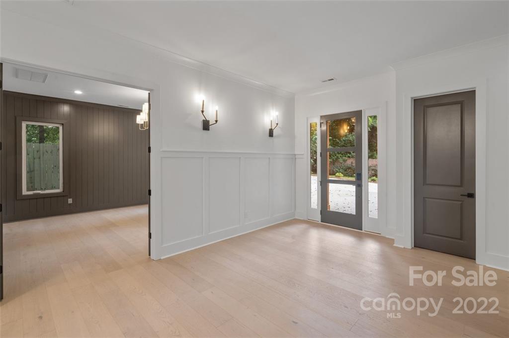 4411 Garris Road Charlotte, NC 28209 - Photo 3 of 43 Gallery Image 3