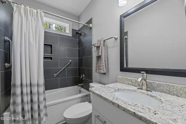 $899,000 | 164 Cape Hatteras Point, Oriental, NC 28571