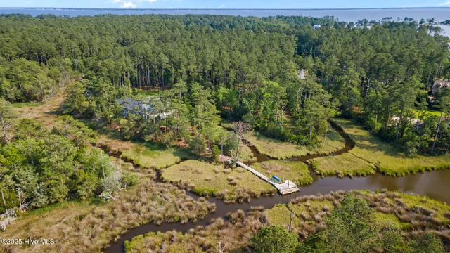 $899,000 | 164 Cape Hatteras Point, Oriental, NC 28571