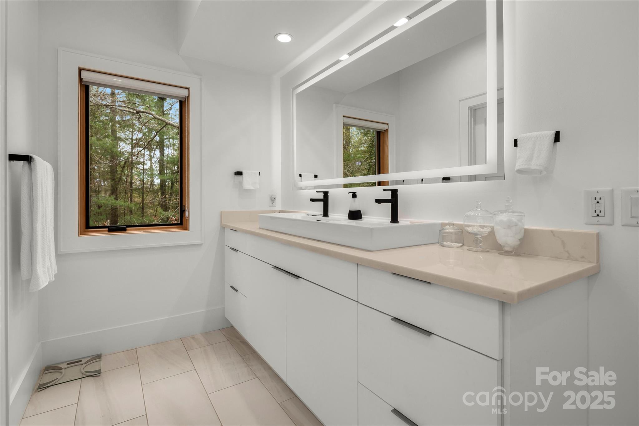 146 Timber Creek Road Hendersonville, NC 28739 - Photo 19 of 33 Gallery Image 19