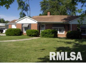 706 Walnut Street Southeast Clay City, IL 62824 - Photo 5 of 7