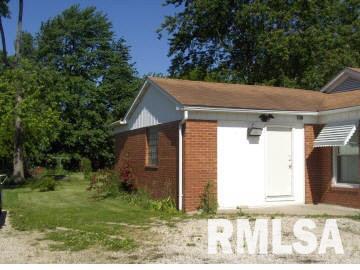 706 Walnut Street Southeast Clay City, IL 62824 - Photo 6 of 7