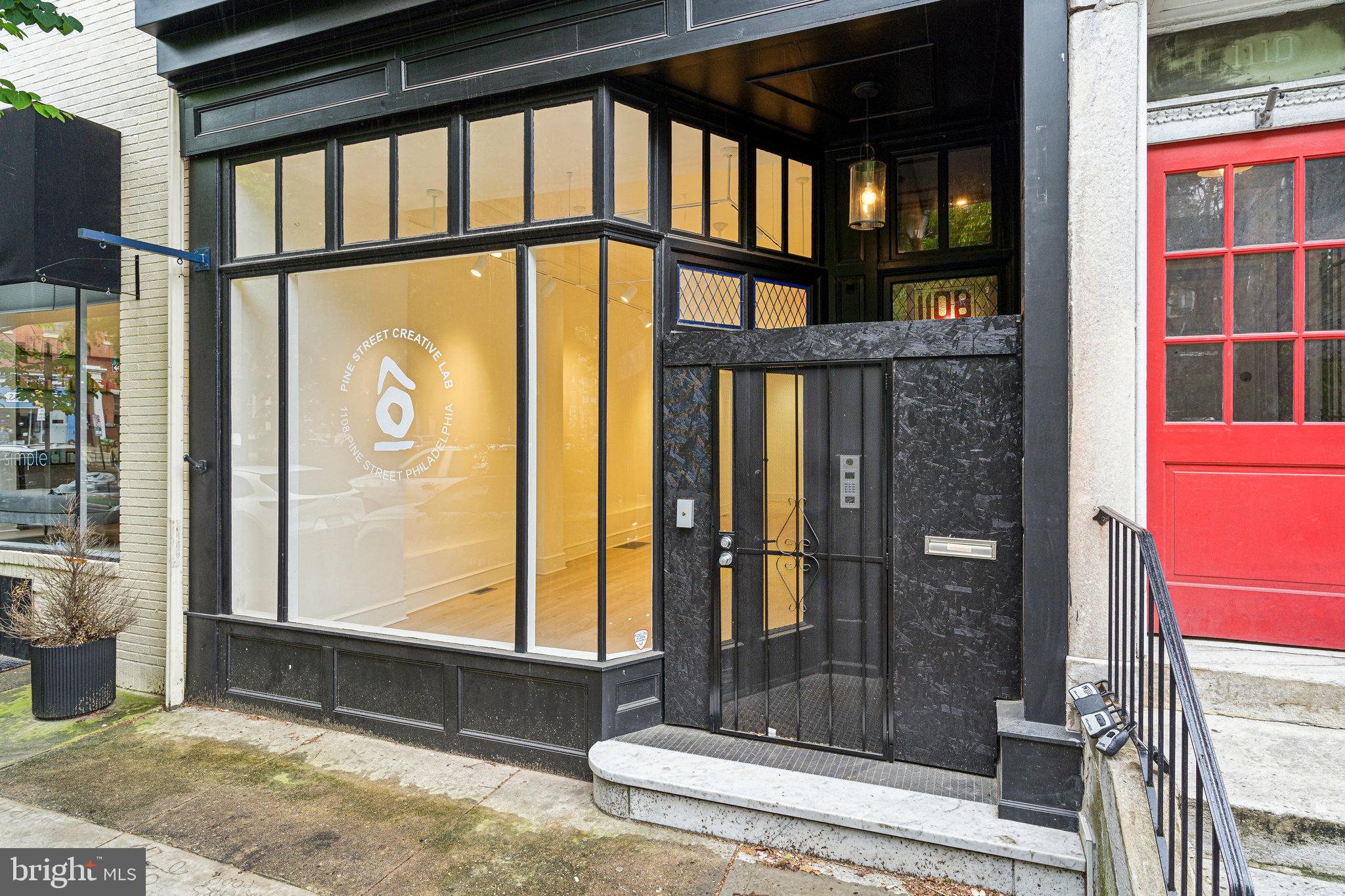 1108 Pine Street, Unit 3F Philadelphia, PA 19107 - Photo 2 of 8 a bathroom with a glass door