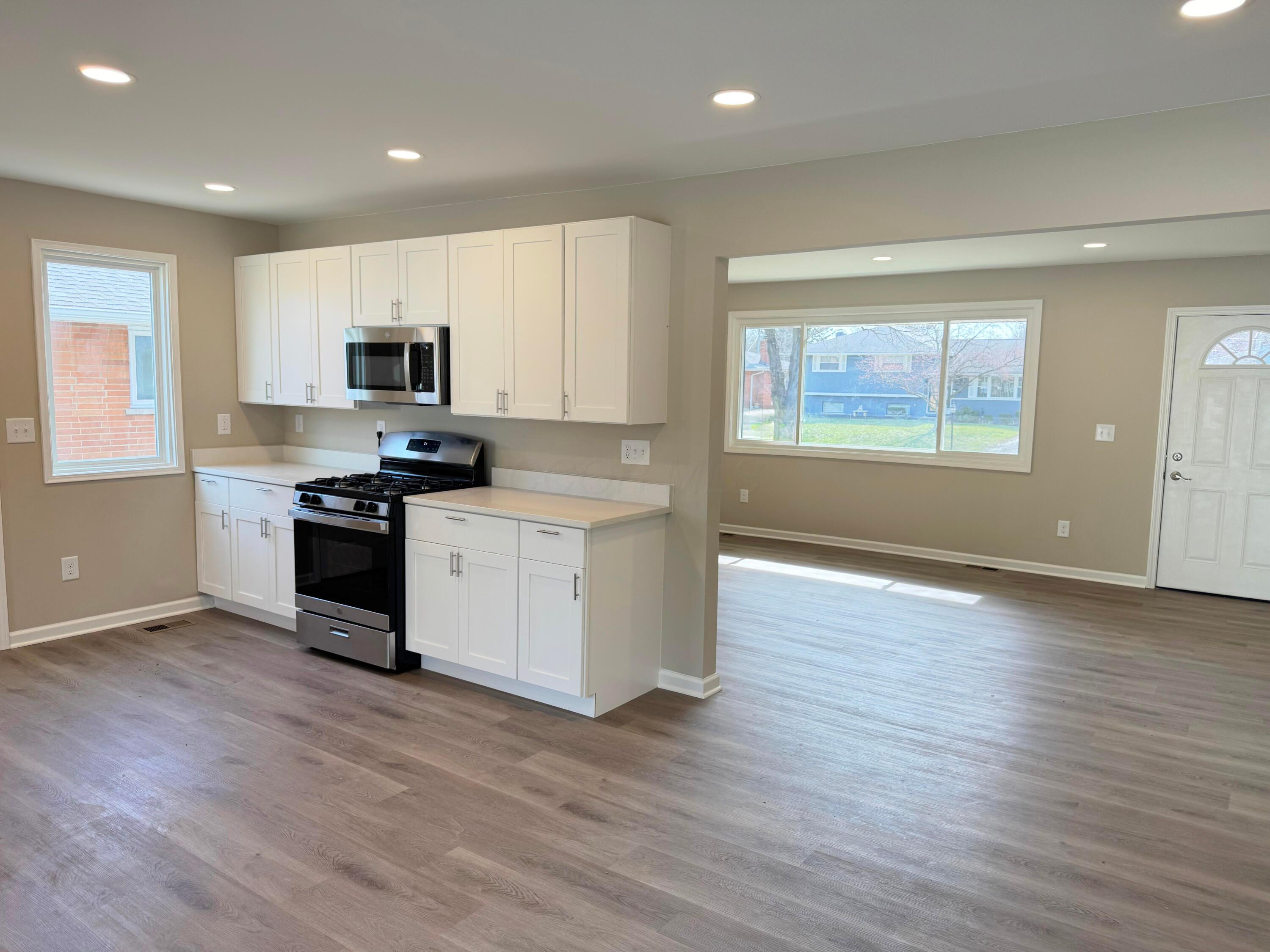 1767 Woodcrest Road Columbus, OH 43232 - Photo 6 of 29 IMG_0813