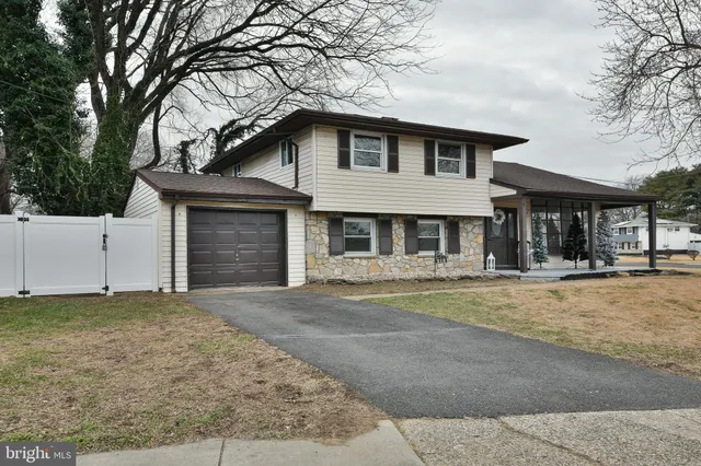 $459,000 | 212 East Franklin Avenue, Edgewater Park, NJ 08010