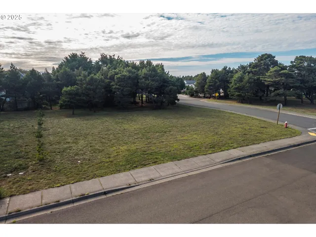 $195,000 | 2847 Spinnaker Drive, Bandon, OR 97411