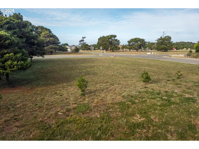 $195,000 | 2847 Spinnaker Drive, Bandon, OR 97411