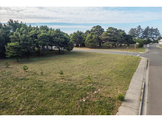 $195,000 | 2847 Spinnaker Drive, Bandon, OR 97411