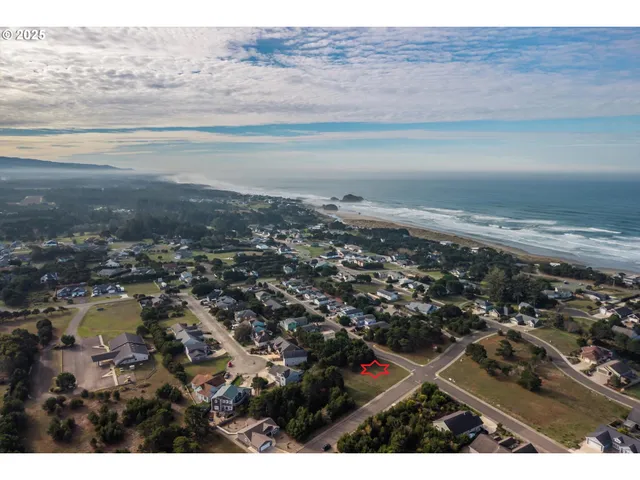 $195,000 | 2847 Spinnaker Drive, Bandon, OR 97411