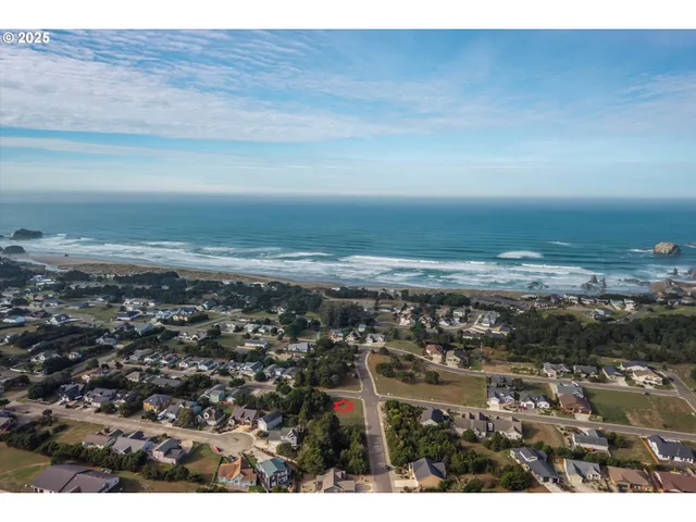 $195,000 | 2847 Spinnaker Drive, Bandon, OR 97411