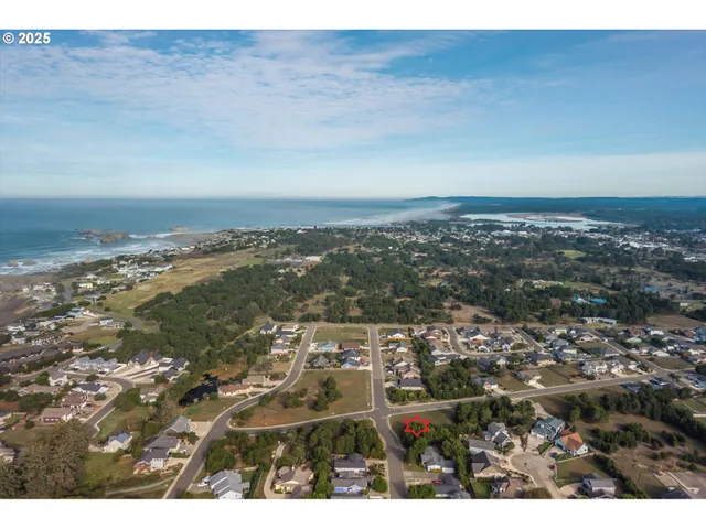 $195,000 | 2847 Spinnaker Drive, Bandon, OR 97411