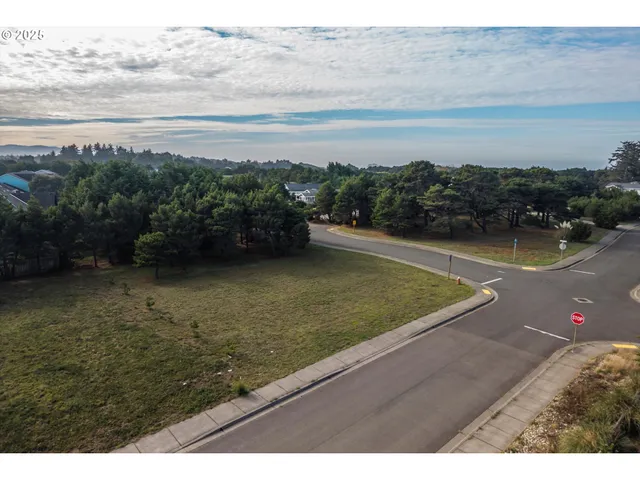 $195,000 | 2847 Spinnaker Drive, Bandon, OR 97411