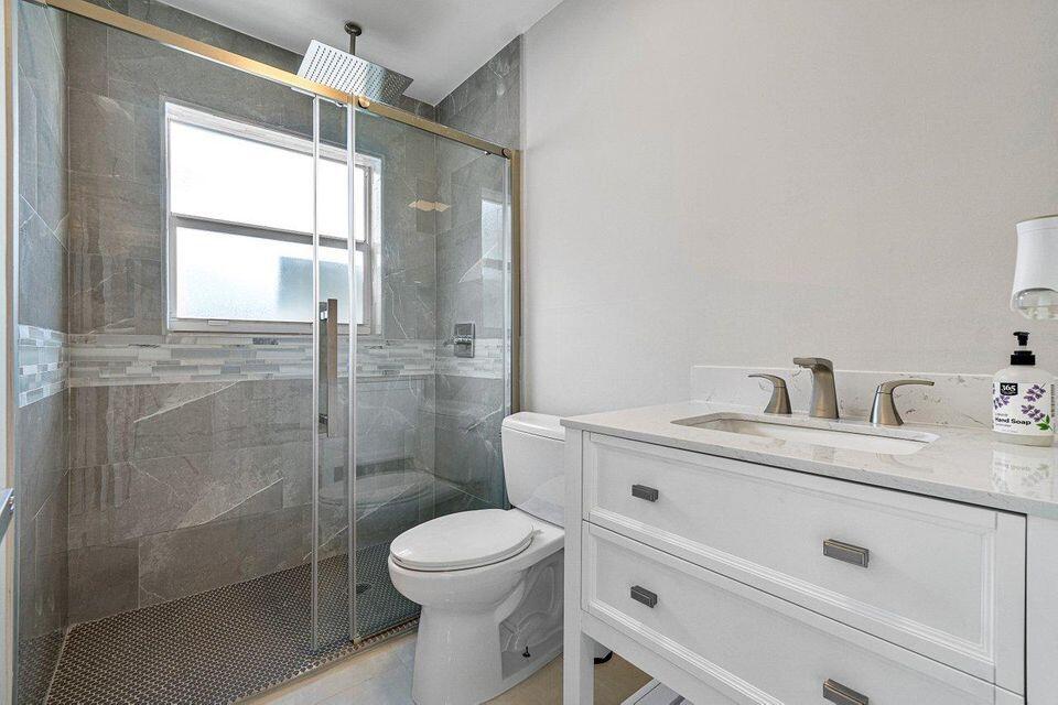 1500 Northwest 4th Street Boca Raton, FL 33486 - Photo 12 of 22 2nd Bathroom