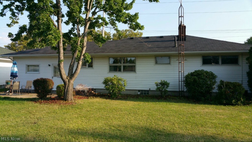 1318 Meister Road Lorain, OH 44053 - Photo 3 of 20 Nice backyard with plenty of room for a garden....or pool