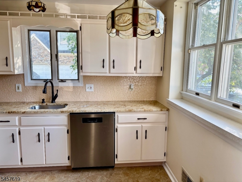 675 Raritan Road, Unit 13 Clark, NJ 07066 - Photo 8 of 22 Gallery Image 8