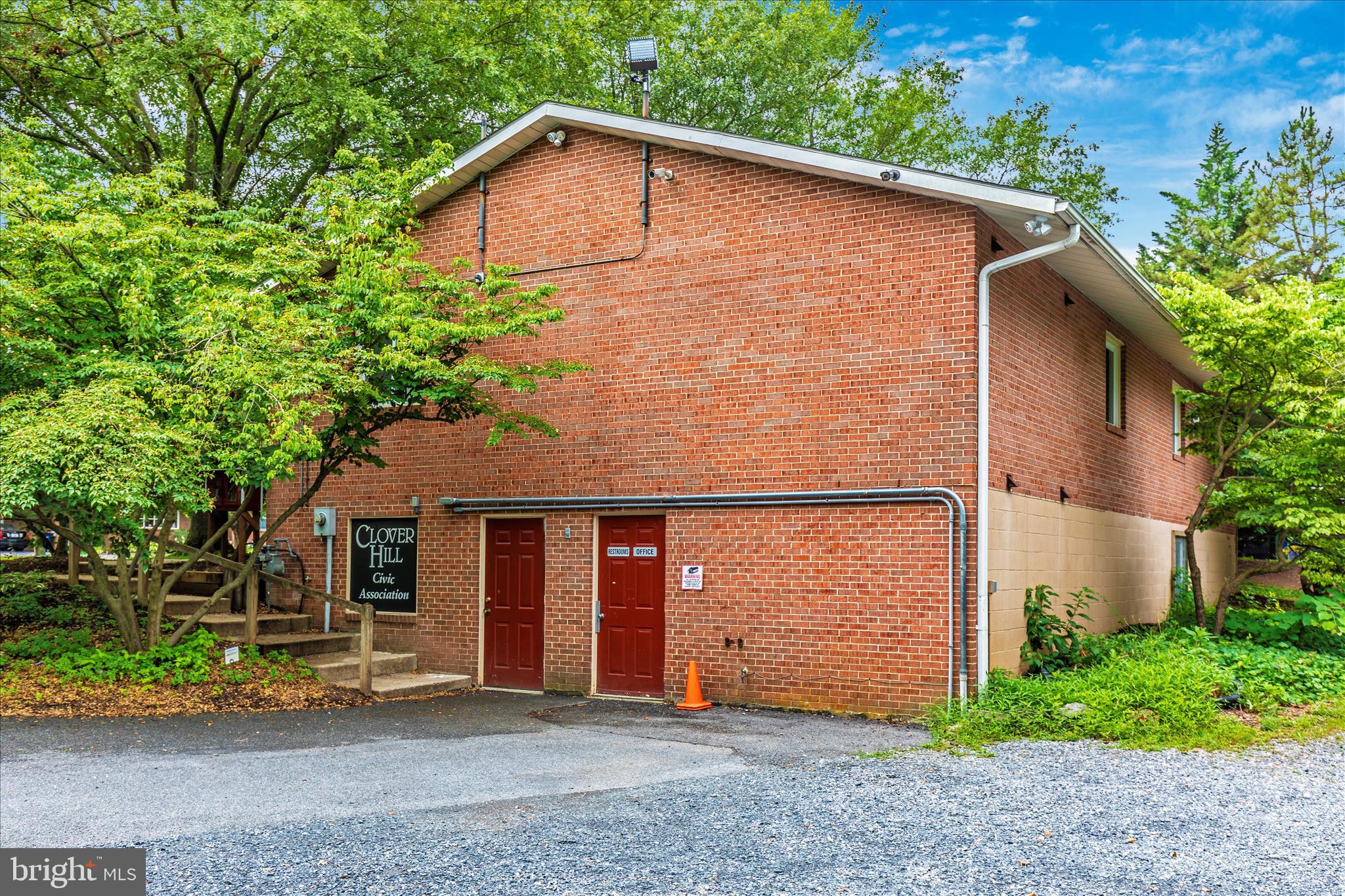 6630 Fox Meade Court Frederick, MD 21702 - Photo 70 of 84 a front view of a house with garden