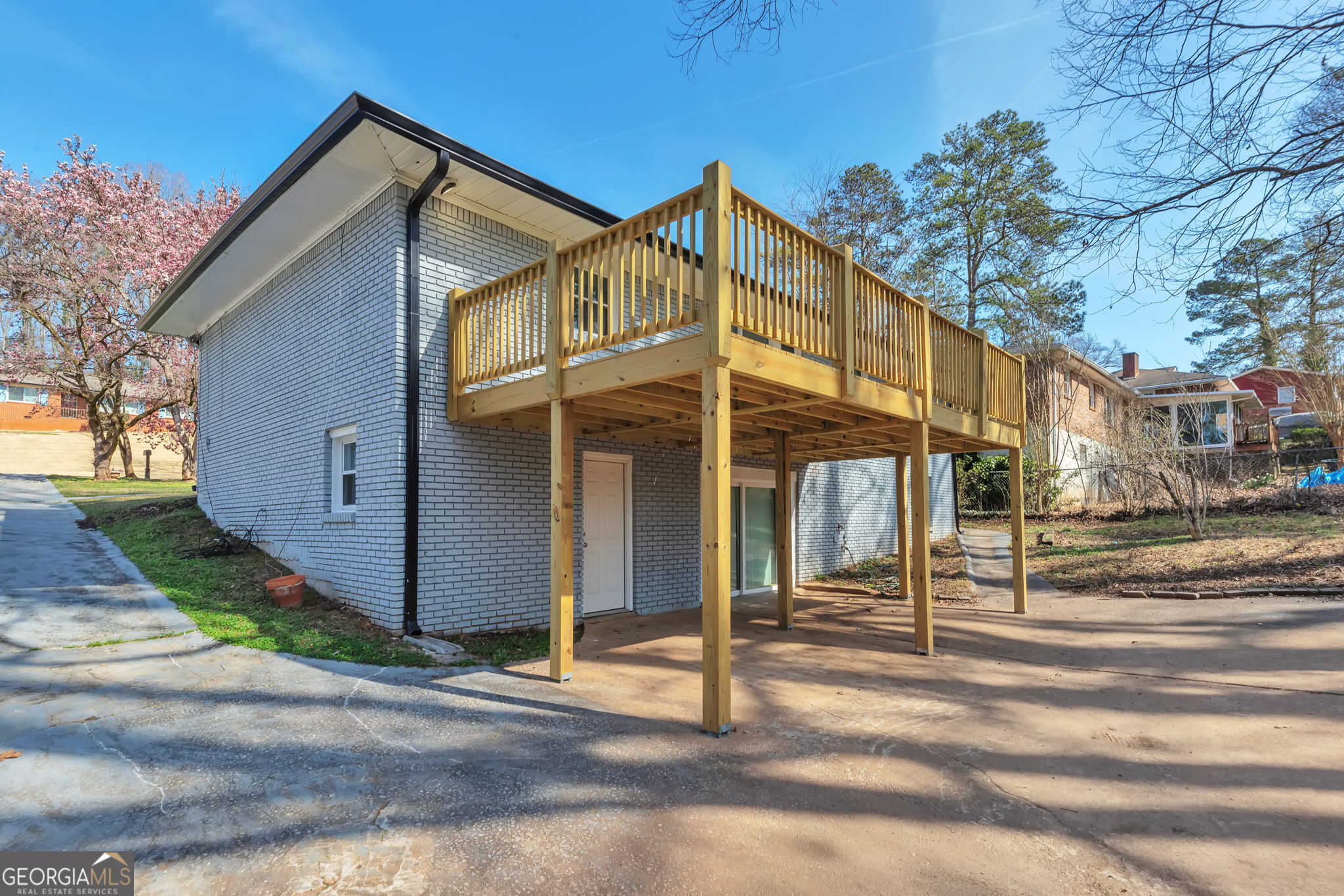 2764 Veltre Place Southwest Atlanta, GA 30311 - Photo 5 of 30 a view of a house