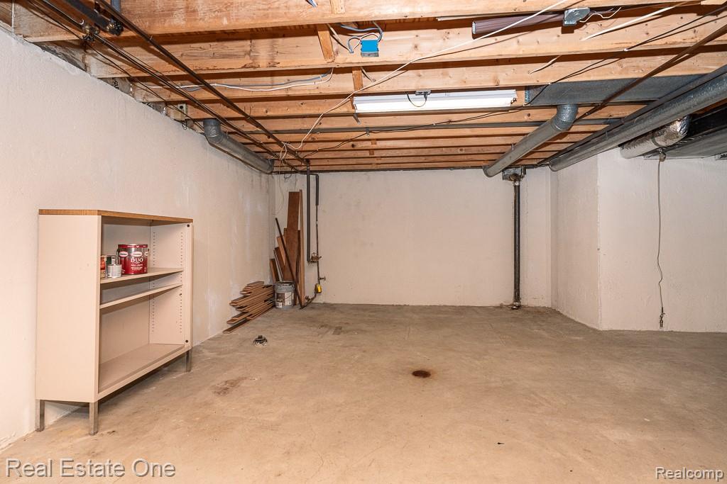 1020 Hidden Lane Rochester, MI 48309 - Photo 41 of 50