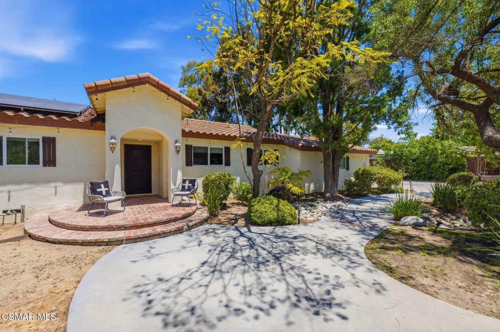 897 Old Farm Road Thousand Oaks, CA 91360 - Photo 1 of 35